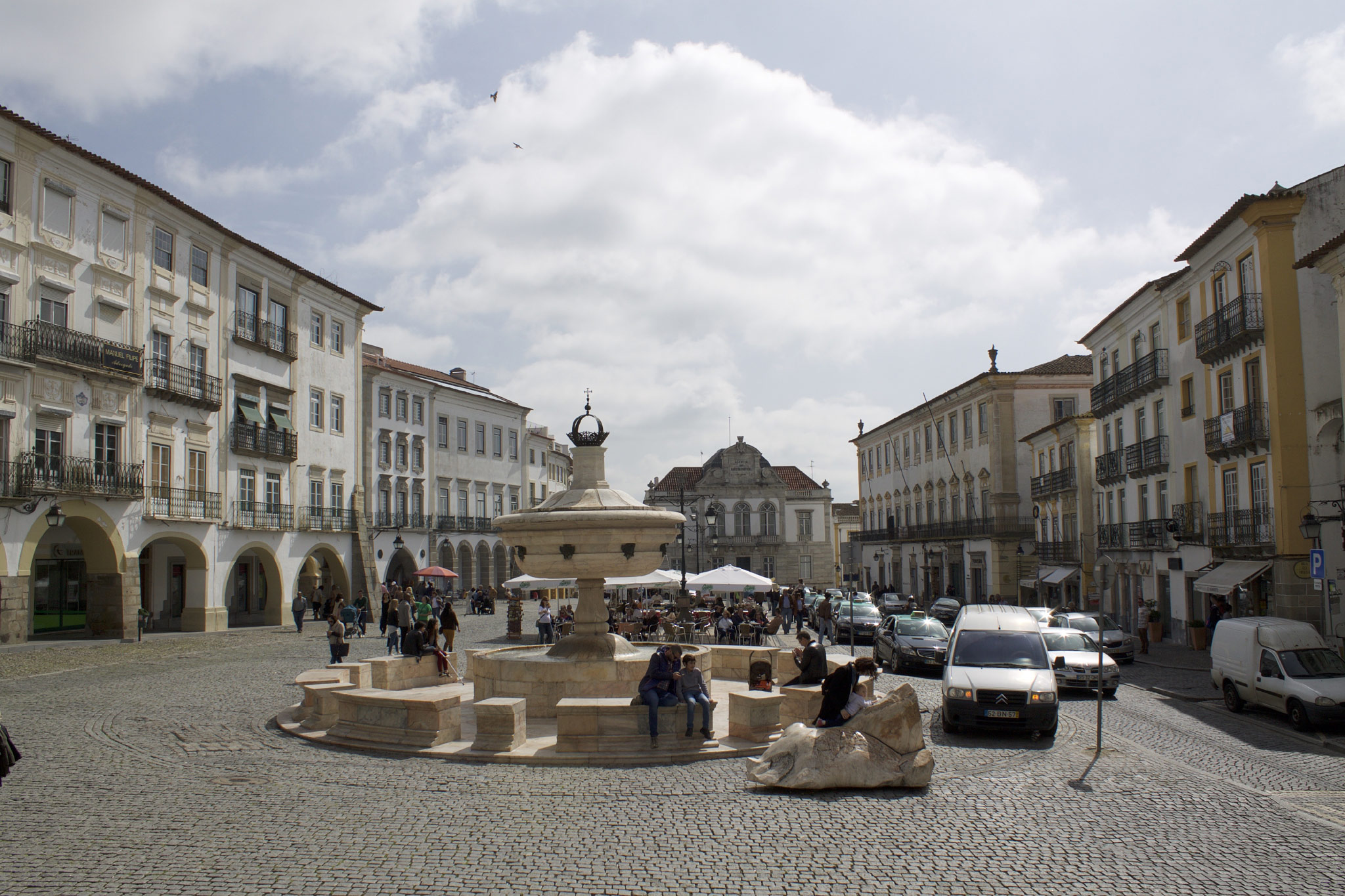 Évora
